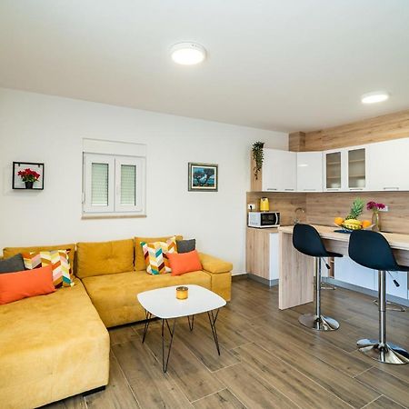 Blue Bay Apartment Дубровник Екстериор снимка